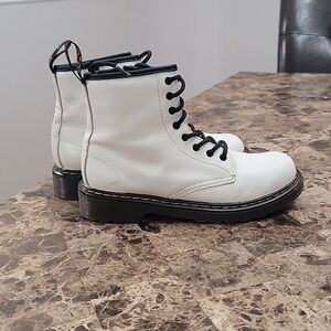 DR. MARTEN 1460 J Kid's Smooth Leather Lace Up Boots - White Youth Size 2